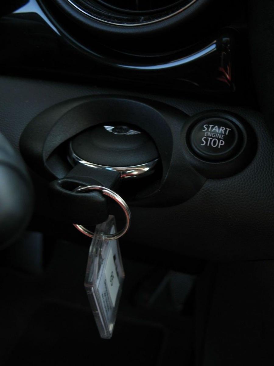  Mini Cooper Clubman 2008 года  (фото 15 из 53)